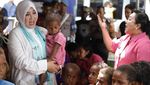 Hibur Anak-anak Korban Banjir Bandang Papua