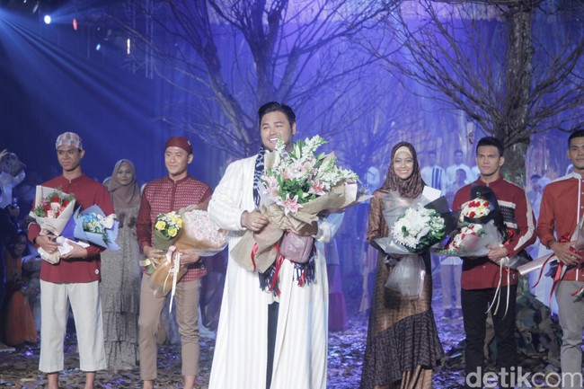 Rancangan terbaru Ivan Gunawan untuk Lebaran 2019 mengangkat tema Nostalgia yang di gelar di LiveSpace, SCBD, Jakarta Selatan, Rabu [20/3/2019]. Foto: Mohammad Abduh/Wolipop