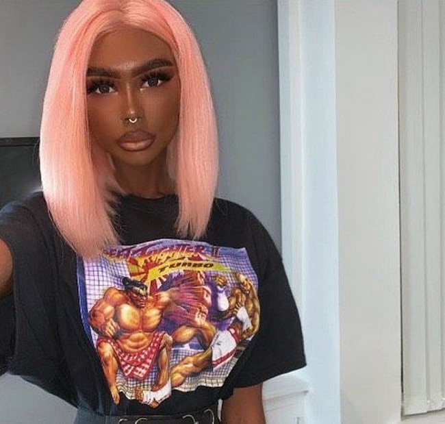 Sejak remaja, Hannah sudah sangat menyukai memiliki kulit gelap dengan tanning. Dia kemudian mulai benar-benar kecanduan setelah pulang liburan dari Turki pada 2015 karena mendapatkan kulit gelap yang bersinar. Membuat kompleksi kulitku menjadi lebih bagus, seperti bersinar, tuturnya. Foto: Instagram @dirtyyhippie_