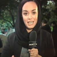 Wanita yang mengikuti aksi ini datang dari beragam profesi, mulai dari wartawan, pembawa berita, hingga polisi. Salah satu potret polisi berhijab viral di Instagram. Foto: Instagram