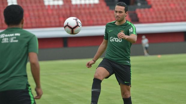 Ezra Walian Tertarik Gabung Klub Thailand