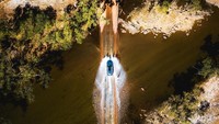 Bertualang membelah Sungai Gascoyne dekat Geraldton. Kamu bisa menjumpainya saat melakukan road trip dengan rute Coral Coast (Tourism Western Australia)  