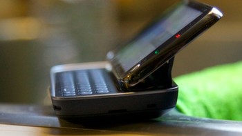 Sayangnya meski cukup laris, banyak pihak mengatakan bahwa Nokia N97 merupakan HP flagship yang gagal total. Foto: Tech Radar