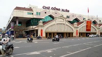 Tak jauh dari Hanoi Old Quarter, ada salah satu pasar terbesar di Hanoi yang menjual berbagai kebutuhan hingga oleh-oleh. Namanya Dong Xuan Market (iStock)