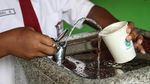 Antusias Anak-anak SD Jajal Air Kran Siap Minum di Sekolah