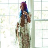 Sejumlah orang pun memberikan komentar. Sayangnya, beberapa pria malah menulis sesuatu yang bernada misoginis dan cabul. Dia akan memperkosamu lolo Dia terus saja memegangmu kitty cat, dia pasti sangat menyukaimu Lmao dia tahu apa yang dilakukan tulis beberapa pria. Foto: Instagram @missginadarling