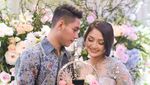 Senyum Semringah Siti Badriah Dilamar Pacar