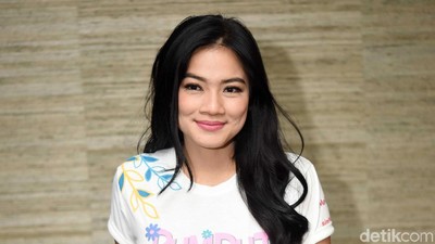 Titi Kamal Tak Pede Jadi Istri Raffi Ahmad