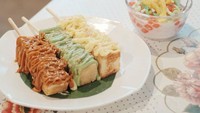 Ini jadi salah satu makanan yang bisa dicoba di Mama Noi. Roti panggang dengan paduan saus manis tiga rasa yang cocok jadi dessert. Foto: Instagram@mamanoi.sby