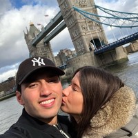 Ketika kedekatan mereka mulai terkuak dua tahun lalu, Ylon diketahui menetap di Belanda. Kala itu, Ylon yang terdaftar sebagai mahasiswi di sebuah universitas di Amsterdam, juga tengah menyelesaikan tesisnya. Foto: Instagram/@ezrawalian  