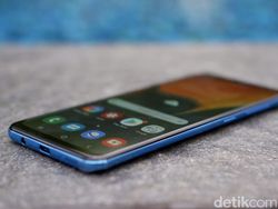 Unboxing Galaxy A50, Ponsel Fingerprint Dalam Layar Rp 4 Jutaan