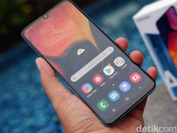 Unboxing Galaxy A50, Ponsel Fingerprint Dalam Layar Rp 4 Jutaan