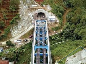 Terowongan Tembus Gunung Ini Dibangun Pakai Utang ke Rakyat
