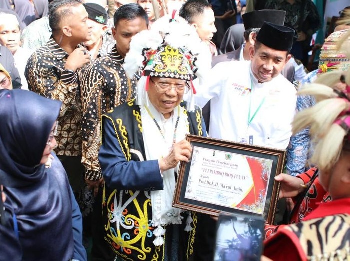 Maruf Amin Dapat Gelar Pemimpin Bijaksana dari Warga Dayak