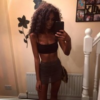 Injeksi tanning ilegal yang dilakukan Hannah tersebut berisiko membuatnya terkena kanker. Namun dia tidak memedulikannya. Aku tidak tahu banyak soal risiko kesehatan dari ini, tapi yang aku rasakan sejauh ini tidak ada hal buruk yang terjadi, ucapnya. Foto: Instagram @dirtyyhippie_