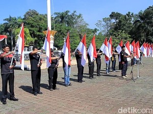 Ormas di Bandung Kibarkan Merah Putih Demi Pemilu Damai
