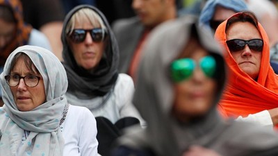 Aksi Solidaritas Wanita New Zealand Ramai-ramai Berkerudung