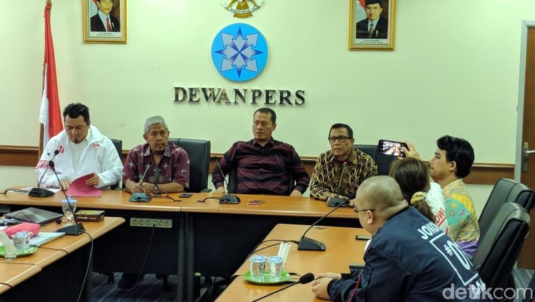 Dewan Pers Mediasi Tirto dengan TKN Jokowi Dewan Pers Mediasi Tirto dengan TKN Jokowi