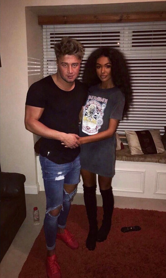 Kecanduan Hannah pada tanning semakin ekstrem dan membahayakan dirinya. Dia memakai injeksi tanning ilegal ke tempat tidur tanning miliknya. Injeksi tersebut bisa membuat kulit menjadi jauh lebih gelap hanya dengan 15 menit berbaring di tempat tidur khusus tanning. Kekasihnya, Ben lah yang mengenalkan injeksi tersebut. Foto: Instagram @dirtyyhippie_