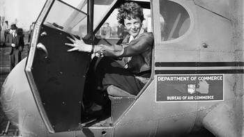 Pada 1937, Amelia Earhart hendak menjadi wanita pertama yang terbang tanpa henti melintasi Samudra Atlantik. Foto: Istimewa