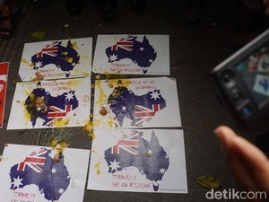 Aksi Ormas Islam di Konjen Australia Berakhir dengan Lemparan Telur
