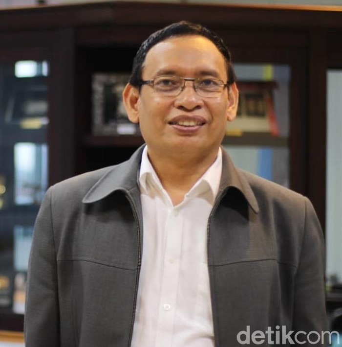 Rektor Unair Prof Moh Nasih
