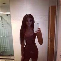 Hannah mengatakan kini karena kulitnya yang begitu hitam, dia sering dikira memang wanita berkulit hitam. Wanita asal Belfast itu pun mengaku kerap mendapatkan bullying karena warna kulitnya tersebut. Foto: Instagram @dirtyyhippie_