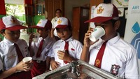 Di bawah program Tanggung Jawab Sosial Perusahaan dengan fokus Air untuk Semua (Water for All), program penyediaan drinking fountain ini dicanangkan sejak awal tahun 2018 dengan tujuan menyediakan air siap minum yang higienis bagi masyarakat Jakarta.