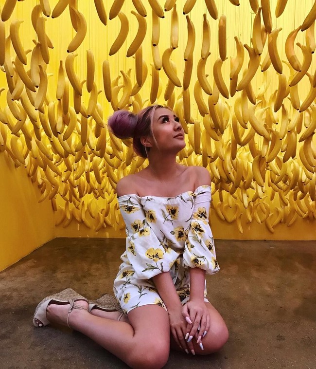 Dalam unggahannya, Gina Darling pun mengaku melakukan olahraga sekaligus bela diri karena ingin mengembalikan bentuk tubuh yang rusak karena pil KB. Foto: Instagram @missginadarling