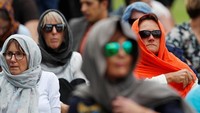 Aksi solidaritas ini digelar melalui kampanye di media sosial dengan tagar #HeadScarfforHarmony. Foto: REUTERS/Edgar Su