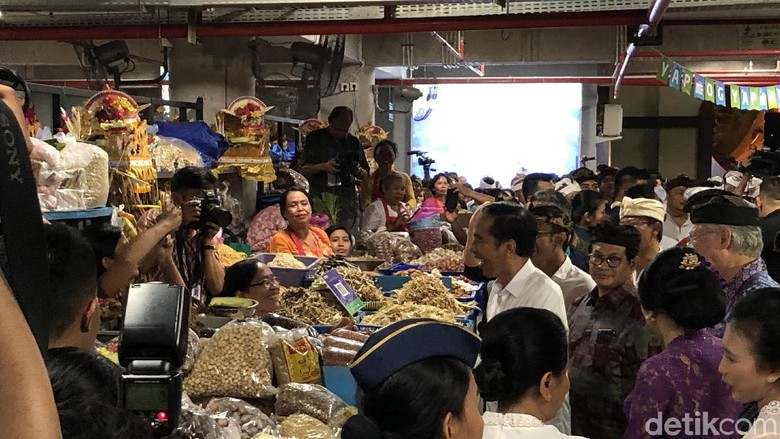 Resmikan Pasar Rakyat Badung, Jokowi: Arsitekturnya Paling Bagus Resmikan Pasar Rakyat Badung, Jokowi: Arsitekturnya Paling Bagus