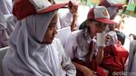 Antusias Anak-anak SD Jajal Air Kran Siap Minum di Sekolah