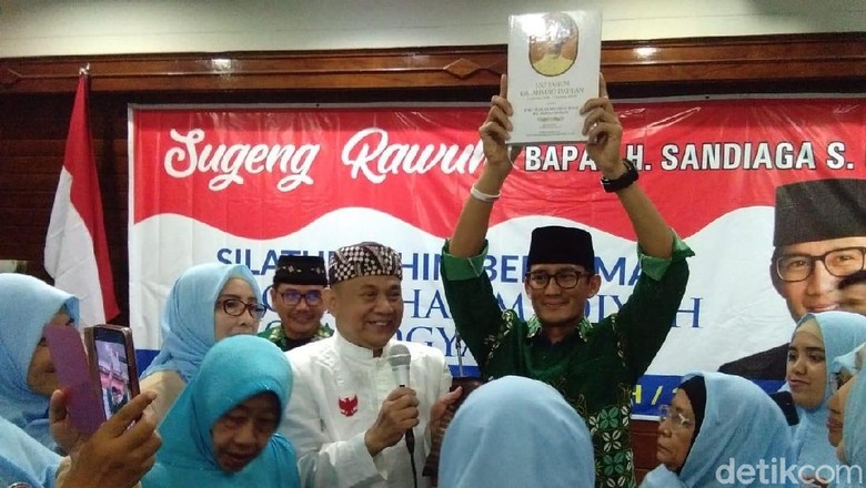 Keluarga Besar KH Ahmad Dahlan Tegaskan Dukungan ke Prabowo-Sandi Keluarga Besar KH Ahmad Dahlan Tegaskan Dukungan ke Prabowo-Sandi