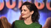 Eva tampak sangat cantik saat tersenyum manis. Stuart C. Wilson/Getty Images