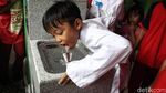 Antusias Anak-anak SD Jajal Air Kran Siap Minum di Sekolah