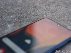 Unboxing Galaxy A50, Ponsel Fingerprint Dalam Layar Rp 4 Jutaan