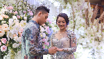 Senyum Semringah Siti Badriah Dilamar Pacar