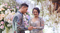 Pelantun Lagi Syantiek itu tampak bahagia. Senyum tak lepas dari wajah Siti Badriah.  (dok. Vamos never ending story)