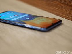 Unboxing Galaxy A30, Jagoan Baru Samsung di Harga Rp 3 Jutaan