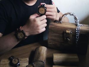 Meraup Jutaan Rupiah Lewat Olahan Kulit Kayu