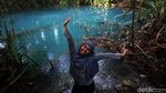 Menikmati Keindahan Telaga Biru di Pulau Mandioli
