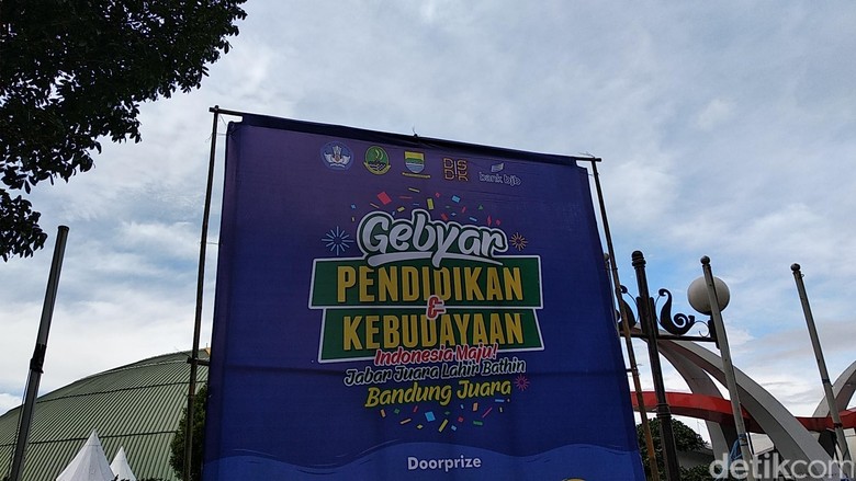 Di Bandung, Mendikbud Gelar Gebyar Kebudayaan Pendidikan Indonesia Maju Di Bandung, Mendikbud Gelar Gebyar Kebudayaan Pendidikan Indonesia Maju