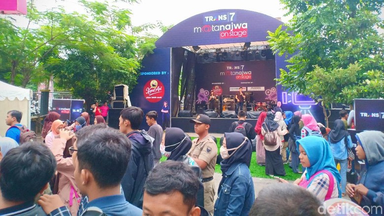 Warga Kediri, Ayo ke GOR Jayabaya Nonton Trans7 Goes to Kediri Warga Kediri, Ayo ke GOR Jayabaya Nonton Trans7 Goes to Kediri
