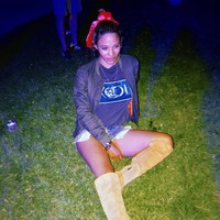 Setelah mendapatkan gelar sarjana ekonomi, Jessica merantau ke Los Angeles untuk mengejar impiannya sebagai aktris sekaligus melanjutkan studinya di Stella Adler Conservatory.  Foto: Dok. Instagram/@jessledon