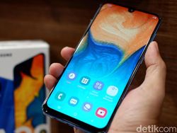 Unboxing Galaxy A30, Jagoan Baru Samsung di Harga Rp 3 Jutaan