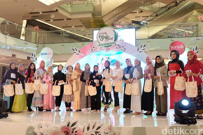 Top 20 peserta audisi Sunsilk Hijab Hunt 2019 di Surabaya. Foto: Anggi/Detikcom Top 20 peserta audisi Sunsilk Hijab Hunt 2019 di Surabaya. Foto: Anggi/Detikcom