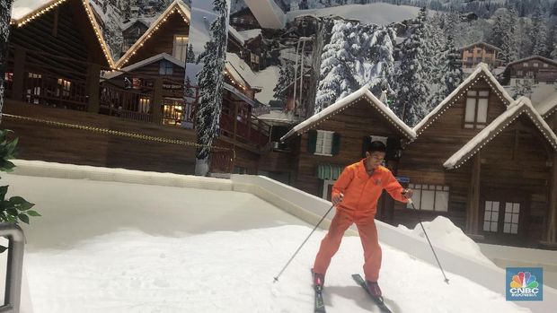 Wow, Bisa Main Ski hingga Kereta Salju di Trans Snow World