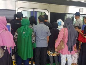 Pada Malas Antre Naik MRT, Kenapa Sih? Ini Kemungkinan Psikologisnya