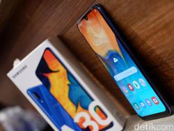 Unboxing Galaxy A30, Jagoan Baru Samsung di Harga Rp 3 Jutaan