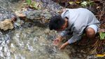 Menikmati Keindahan Telaga Biru di Pulau Mandioli